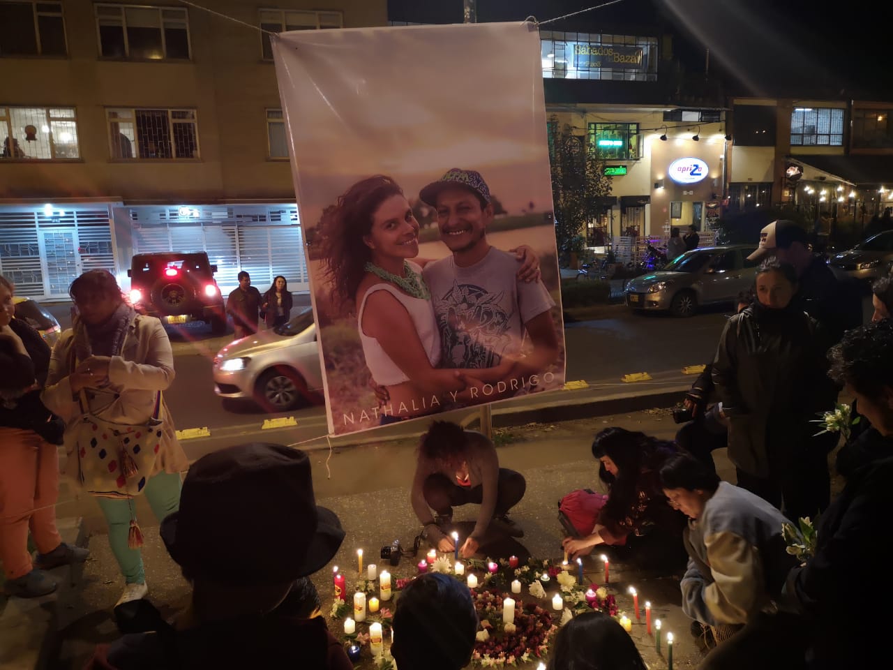 Velatón por la muerte de Nathalia Jiménez y Rodrigo Monsalve en Bogotá