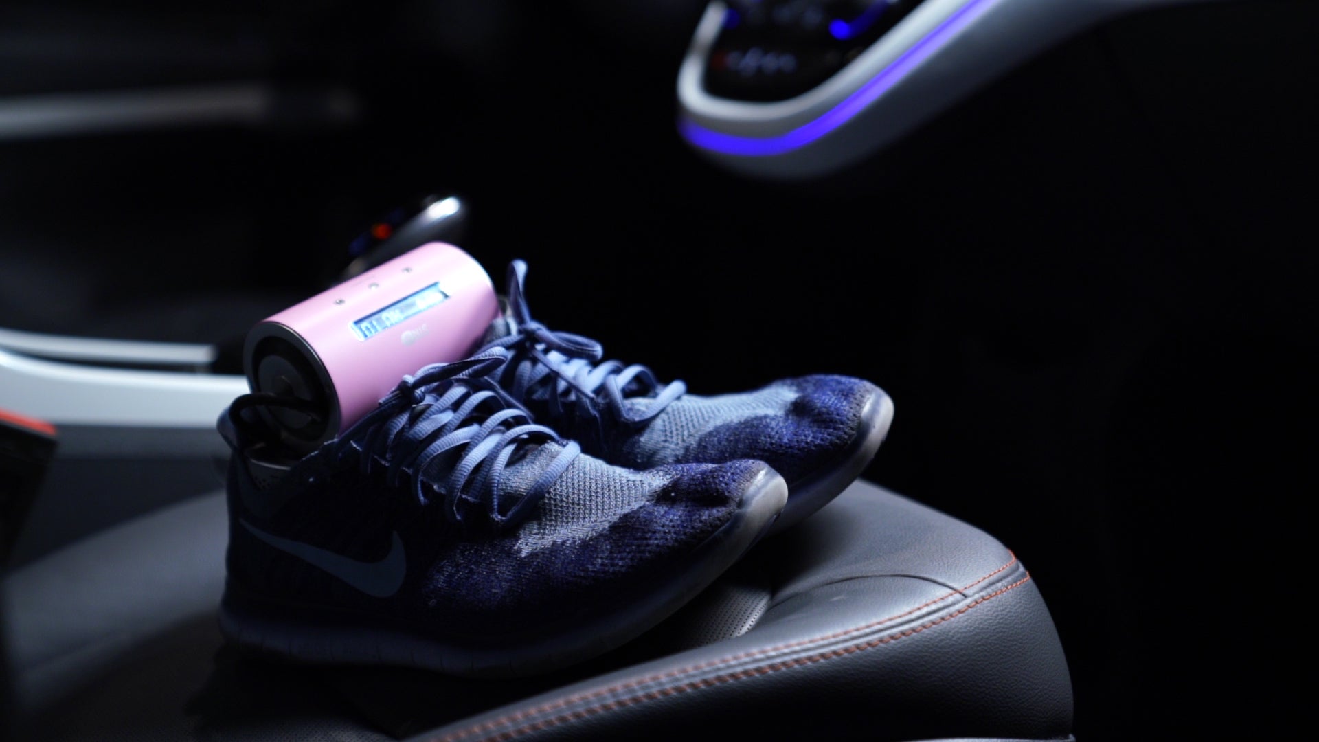 ShoeBlast elimina los malos olores en los zapatos