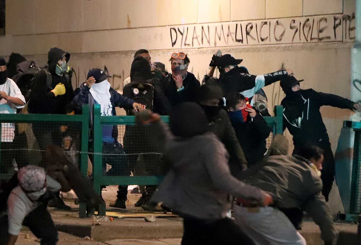 Impactantes imagenes de encapuchados y vandalismo en paro nacional / 21 de enero