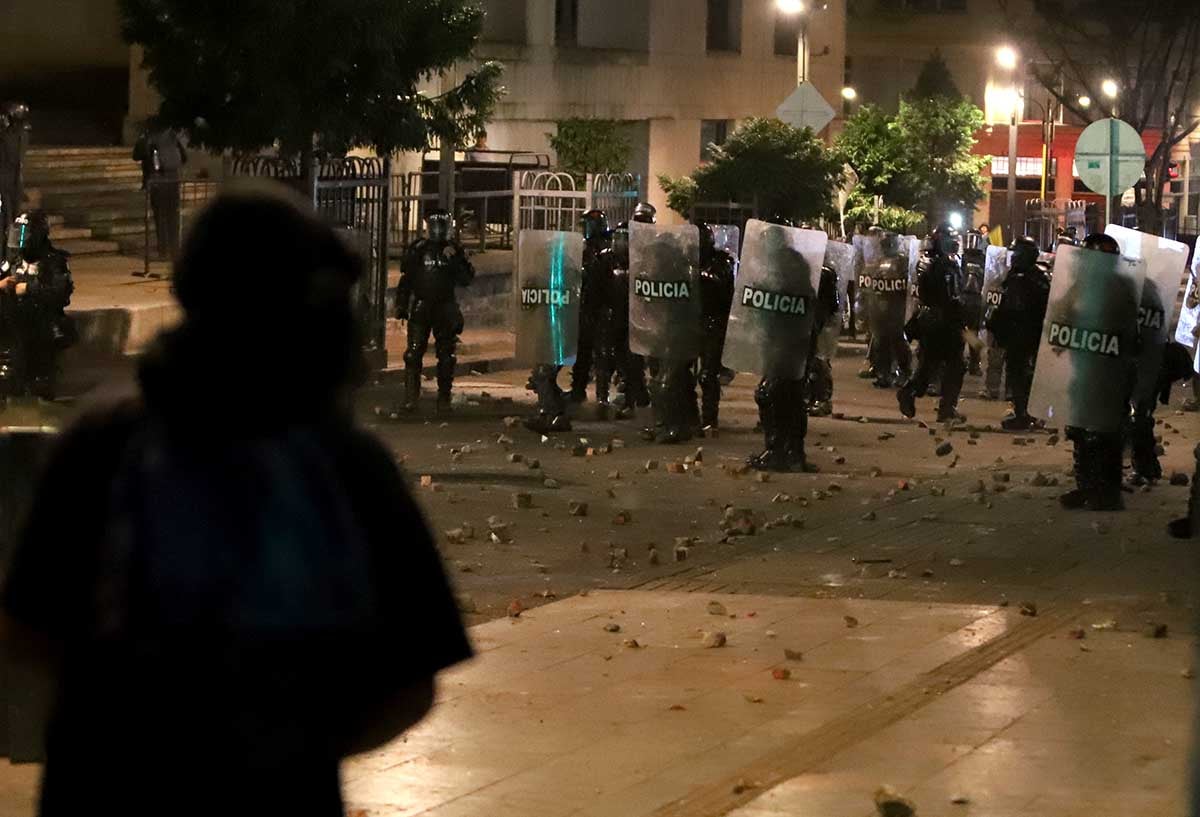 Impactantes imagenes de encapuchados y vandalismo en paro nacional / 21 de enero