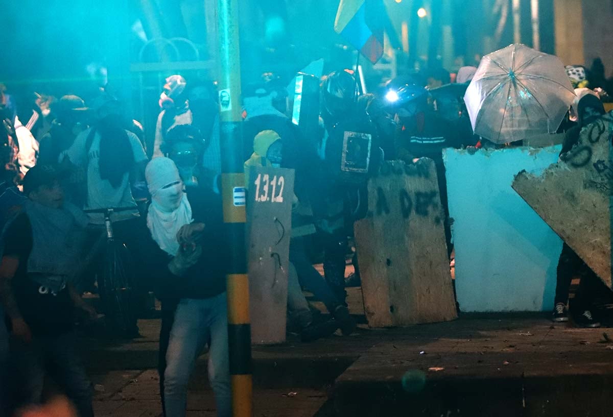 Impactantes imagenes de encapuchados y vandalismo en paro nacional / 21 de enero