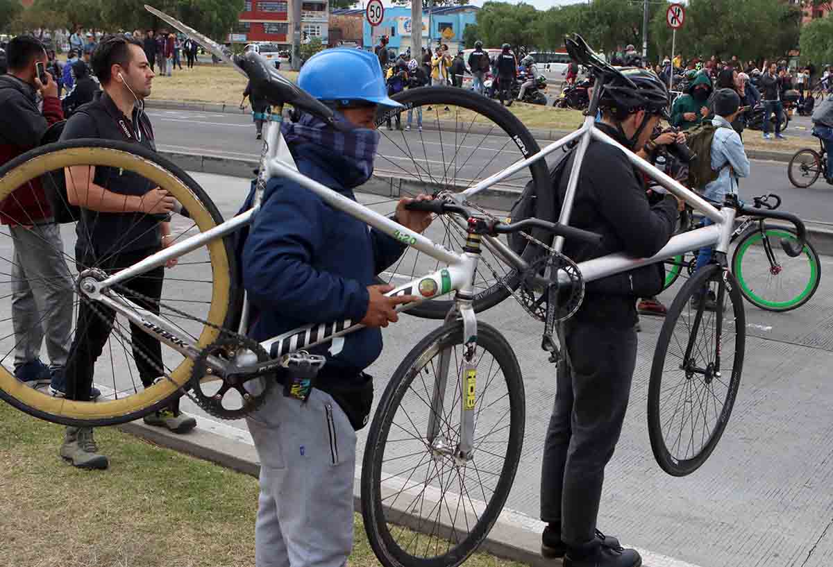 Galán toma radical decisión contra encapuchados: clases no serán afectadas
