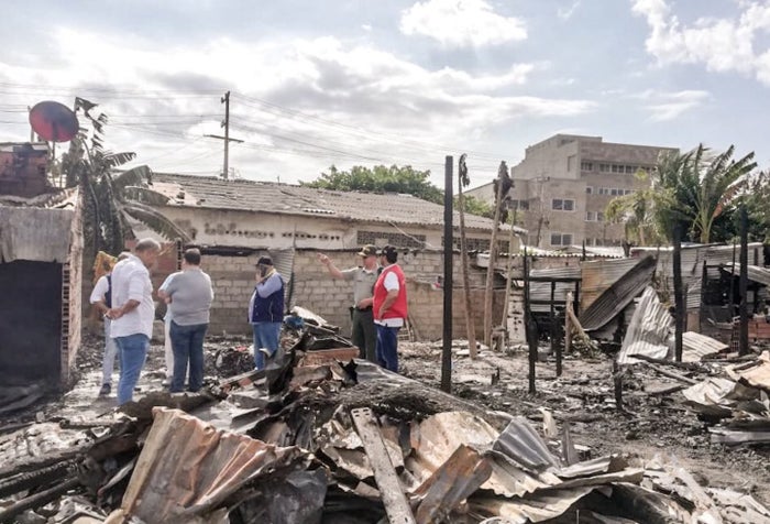 Casas quemadas por pelea entre vecinos