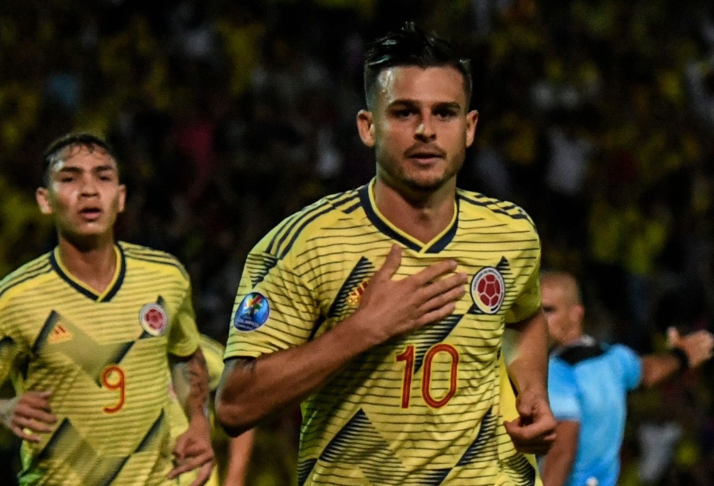 Nicolás Benedetti celebra gol con selección Colombia sub 23