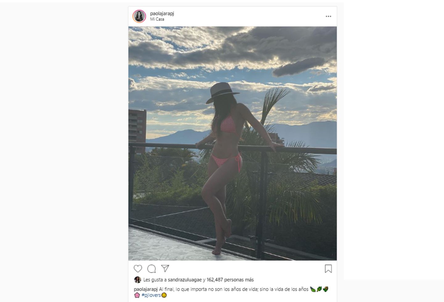Paola Jara así posó en bikini.