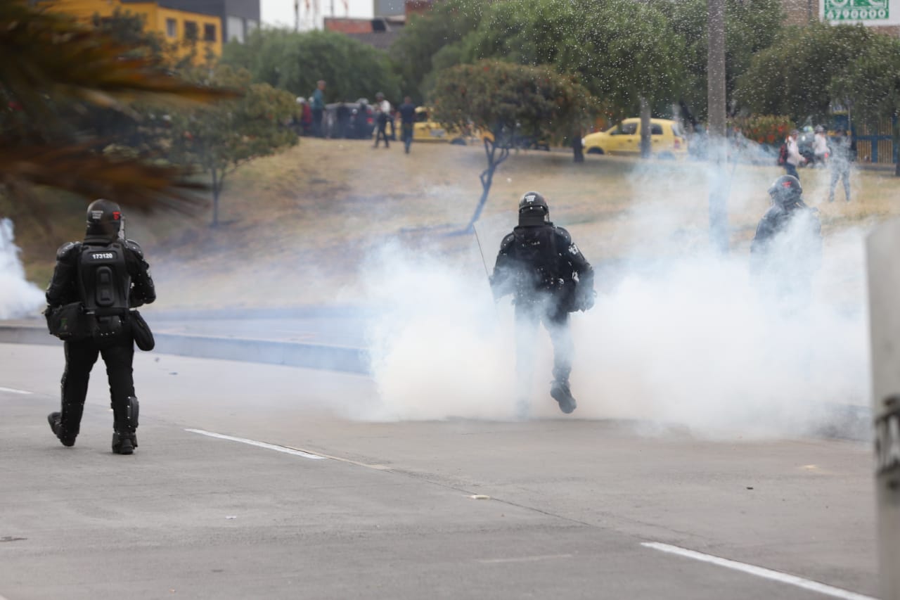 Enfrentamientos entre el Esmad y Encapuchados