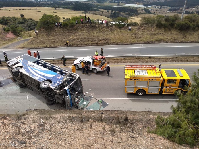 Noticias: Volcamiento de bus deja 15 heridos, en Cundinamarca