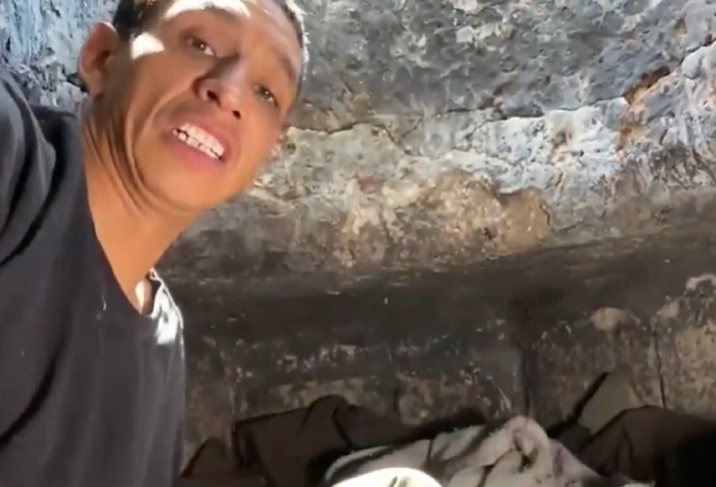 Jhon Jairo Sarmiento, hombre que vivía en una alcantarilla