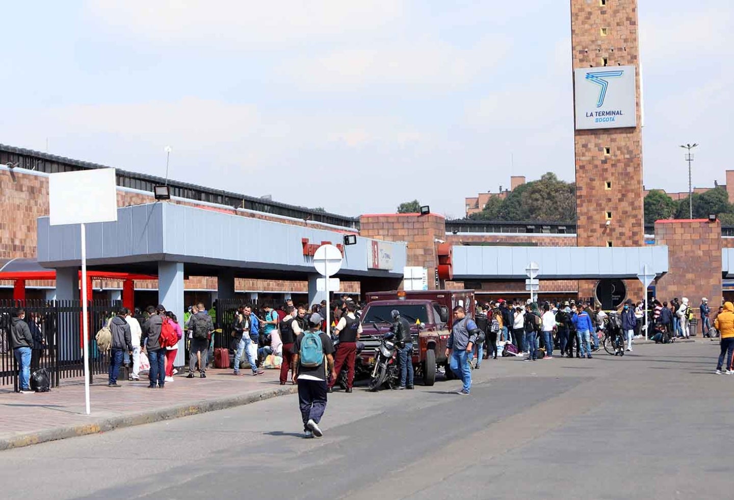 Muchos ciudadanos fueron vistos en el Terminal el Salitre