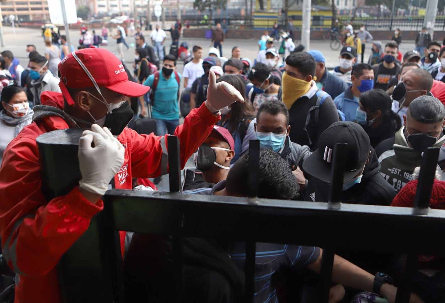 Muchos ciudadanos fueron vistos en el Terminal el Salitre