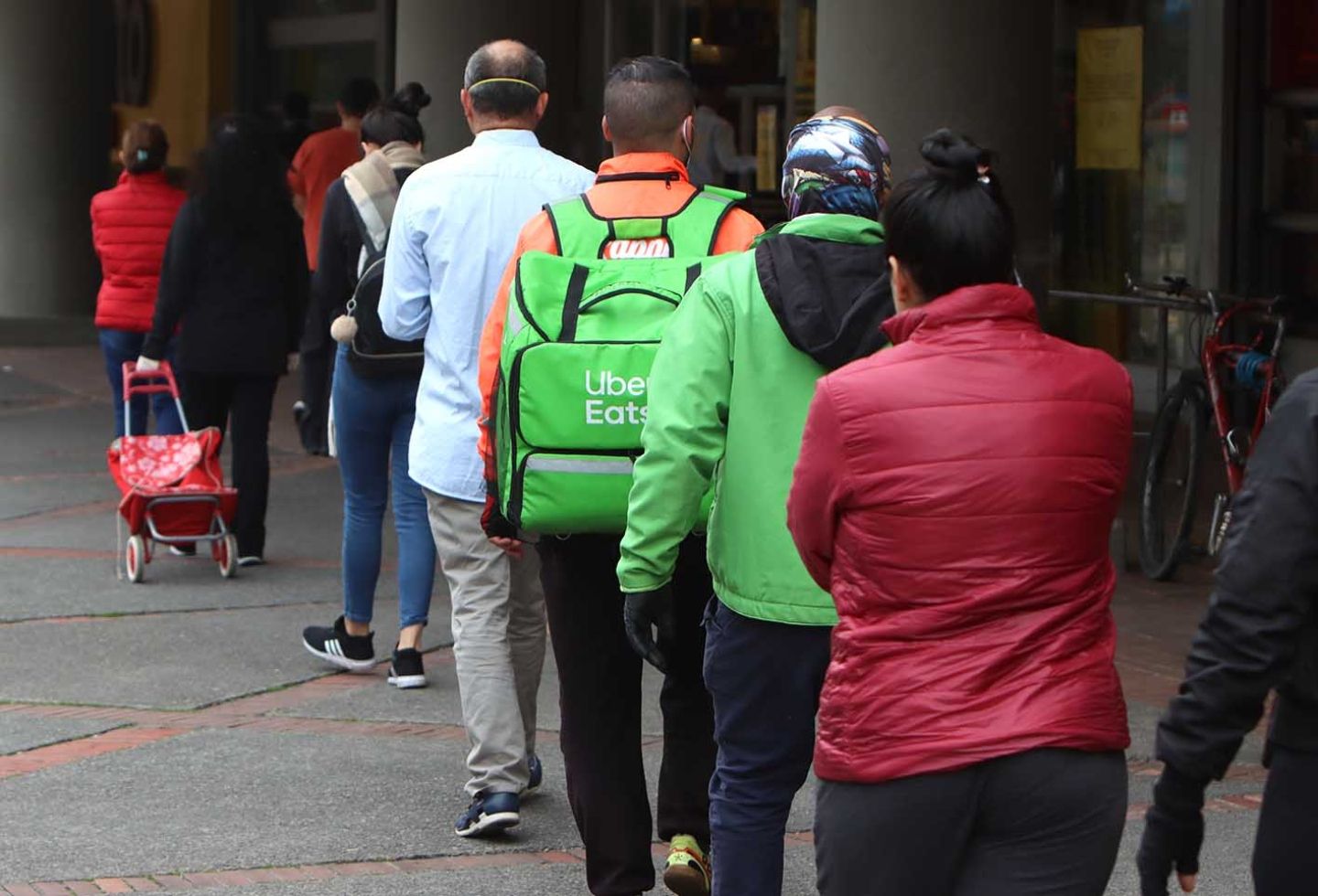 Héroes anónimos en la cuarentena: Los domiciliarios