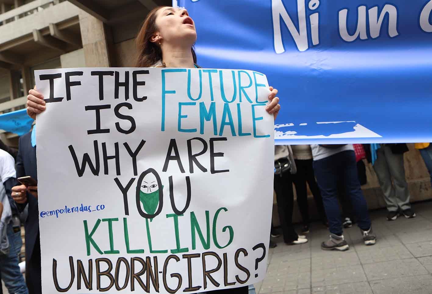 La abogada Natalia Bernal pide penalizar totalmente el aborto, incluso en las tres causales.