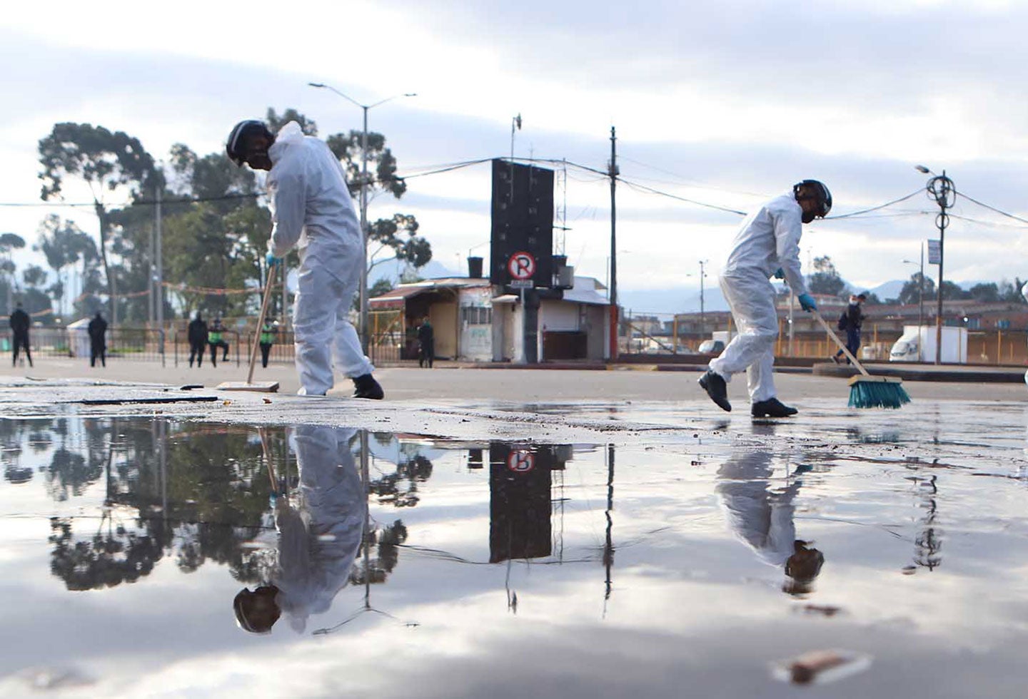Así fue el proceso de desinfección de Corabastos en Bogotá en medio de la amenaza del coronavirus.