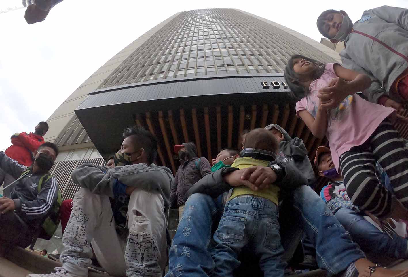 las imágenes de indígenas Embera en las calles de Bogotá