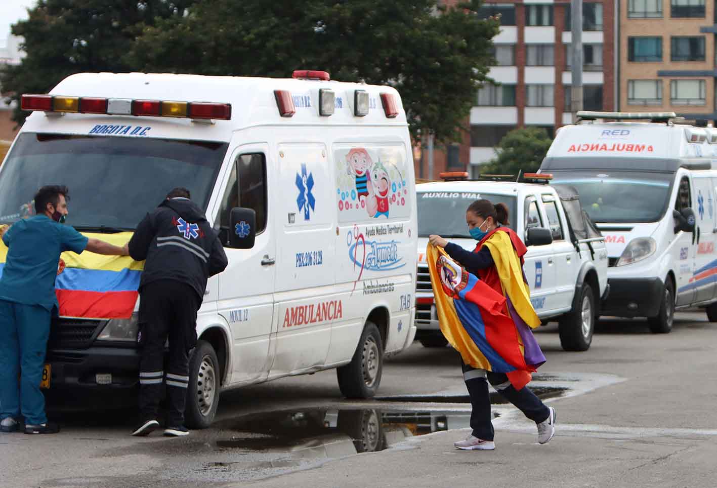 Caravana de ambulancias en Bogotá