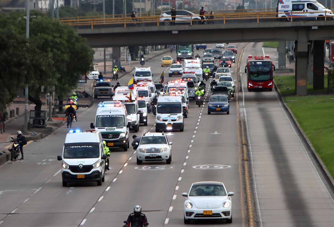 Caravana de ambulancias en Bogotá