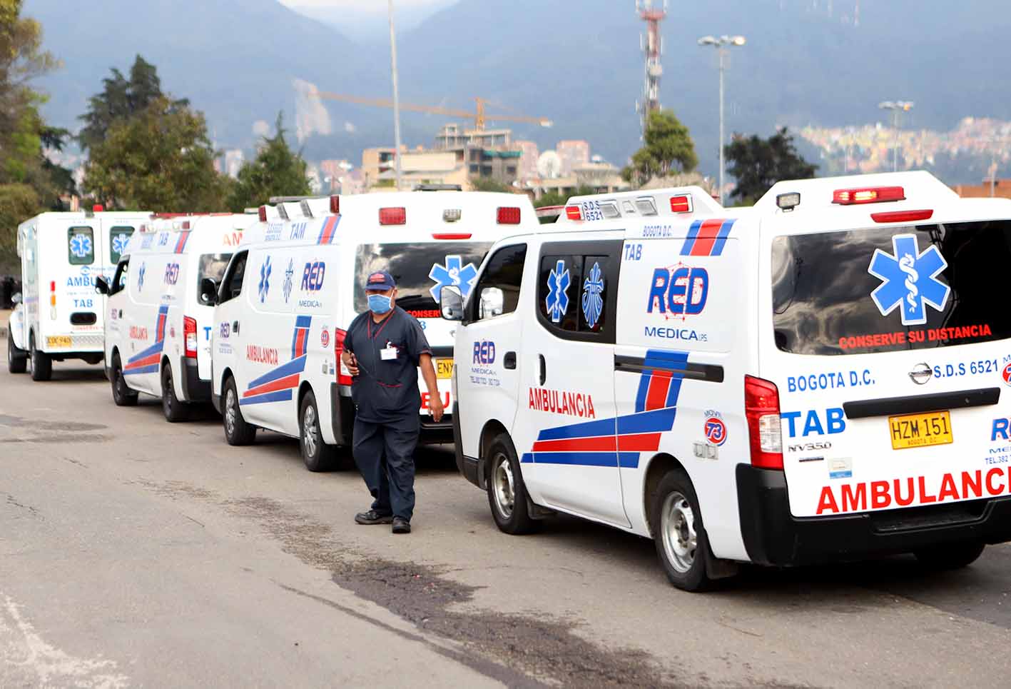 Caravana de ambulancias en Bogotá