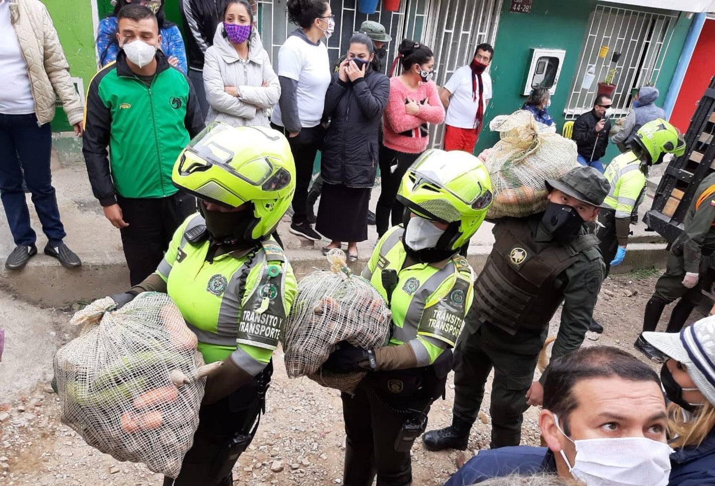 Entrega de mercados en Bogotá