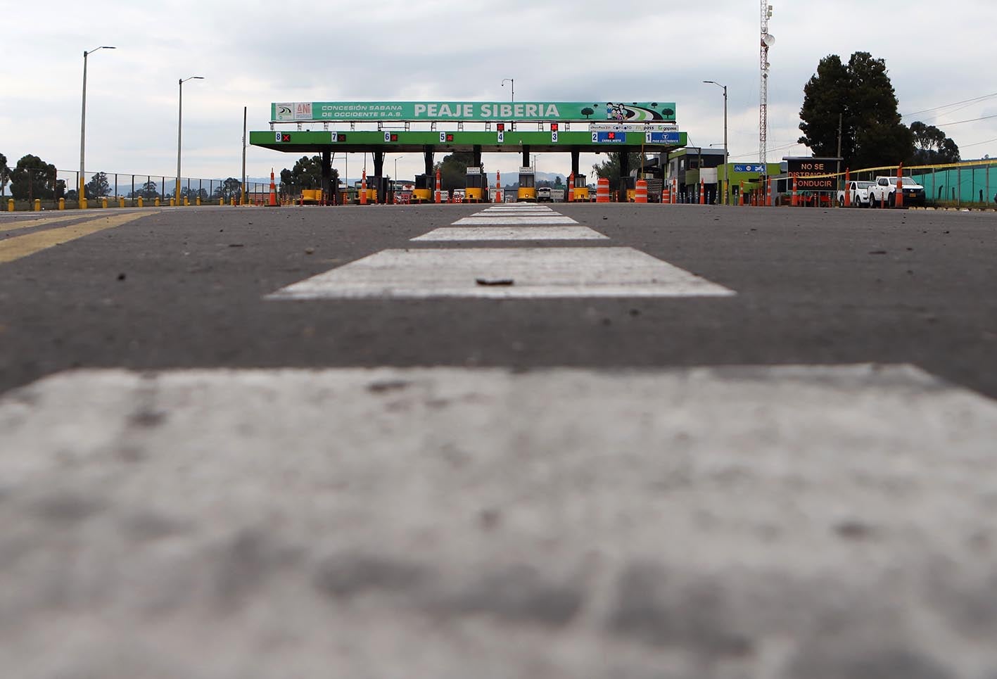 Carretera en peaje de la calle 80 - Bogotá