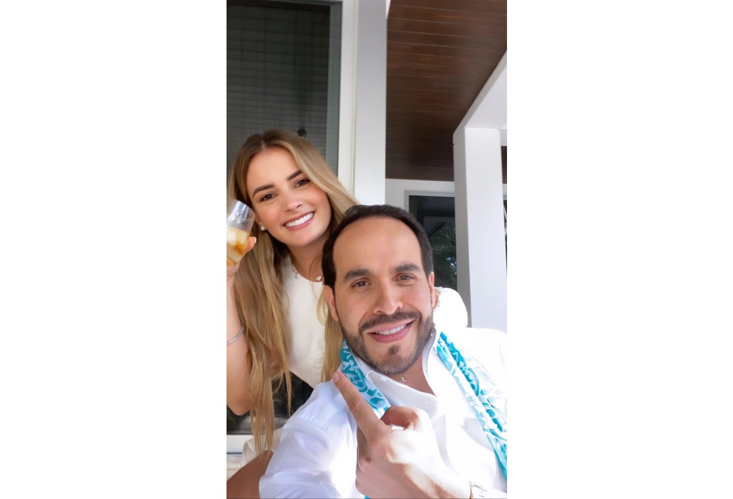 Abelardo de la Espriella y su esposa