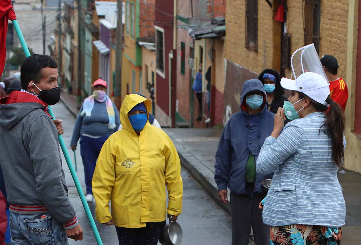 Cacerolazo en el centro para pedir ayudas