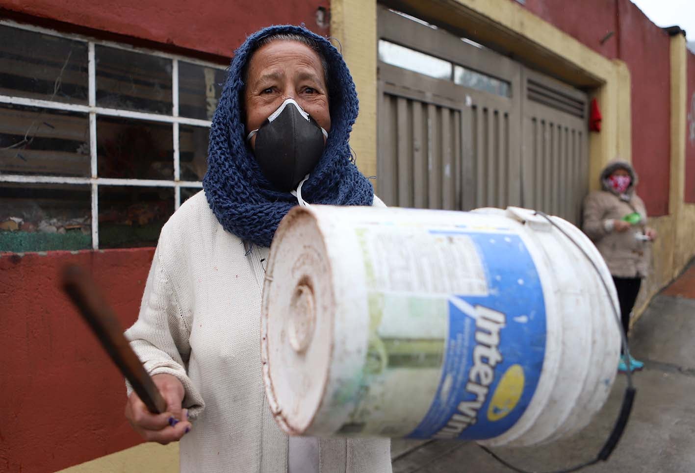 Cacerolazo en el centro para pedir ayudas