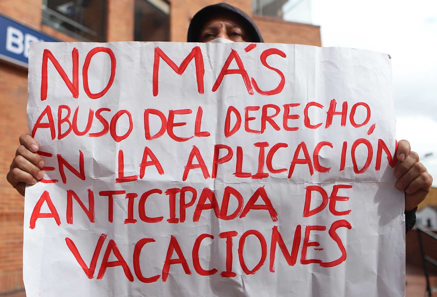 Protestas en Bogotá por falta de ayudas