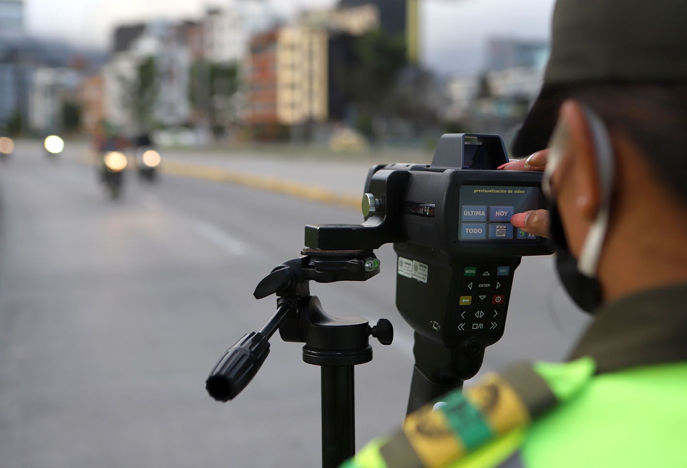 Operativos de control de velocidad / cámaras salvavidas en Bogotá / Policía de Tránsito