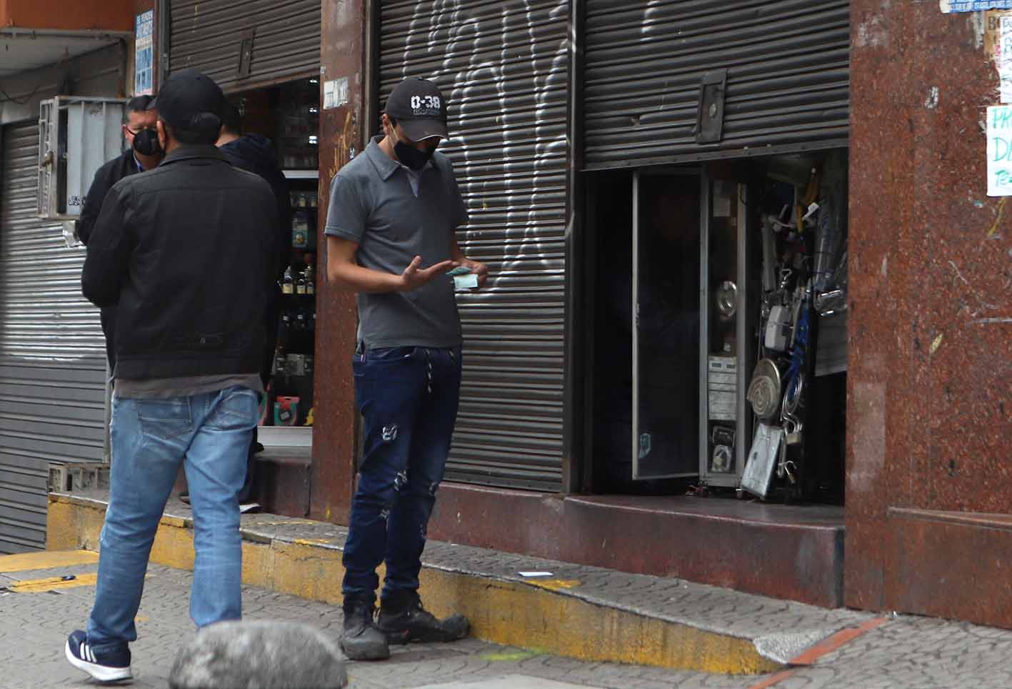 Violación de cuarentena en Bogotá en comercio / coronavirus en Colombia