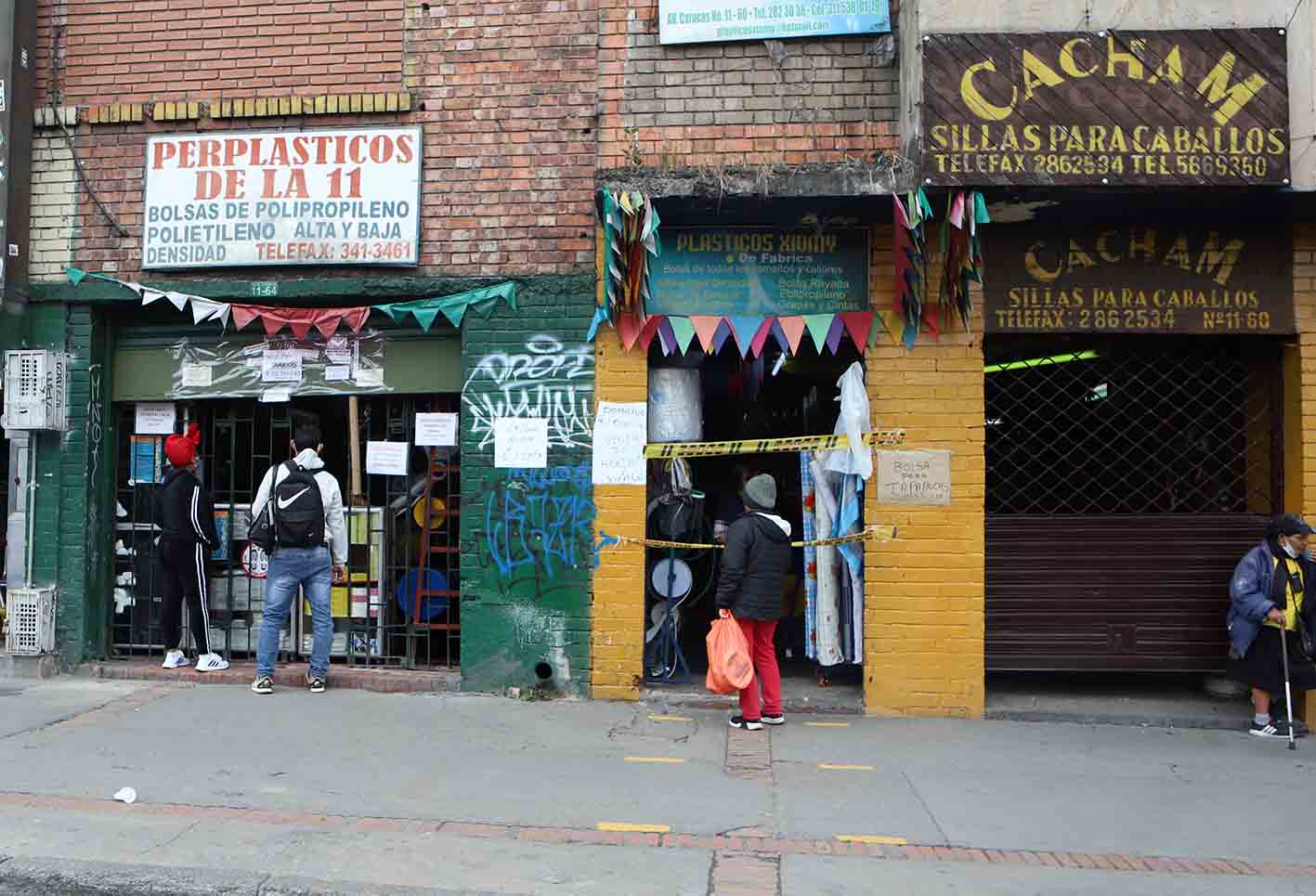 Violación de cuarentena en Bogotá en comercio / coronavirus en Colombia