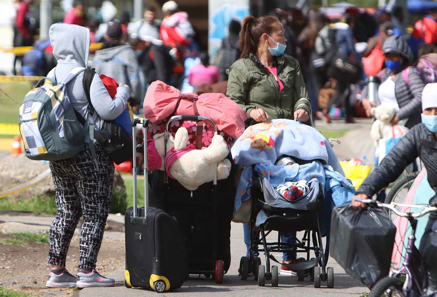 Venezolanos varados en Bogotá que piden regresar a su país.