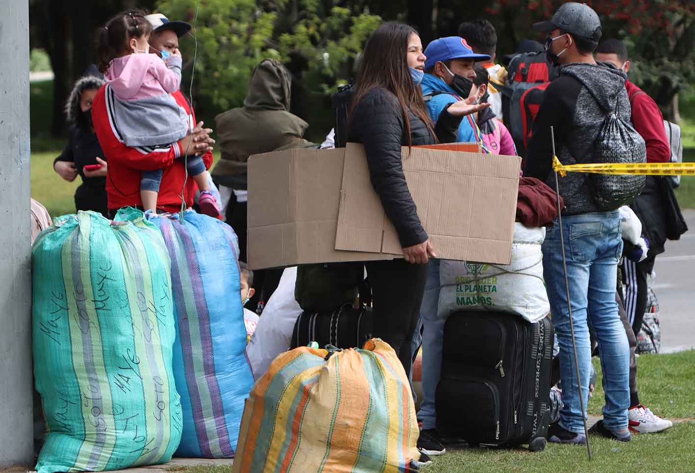 Venezolanos varados en Bogotá que piden regresar a su país.