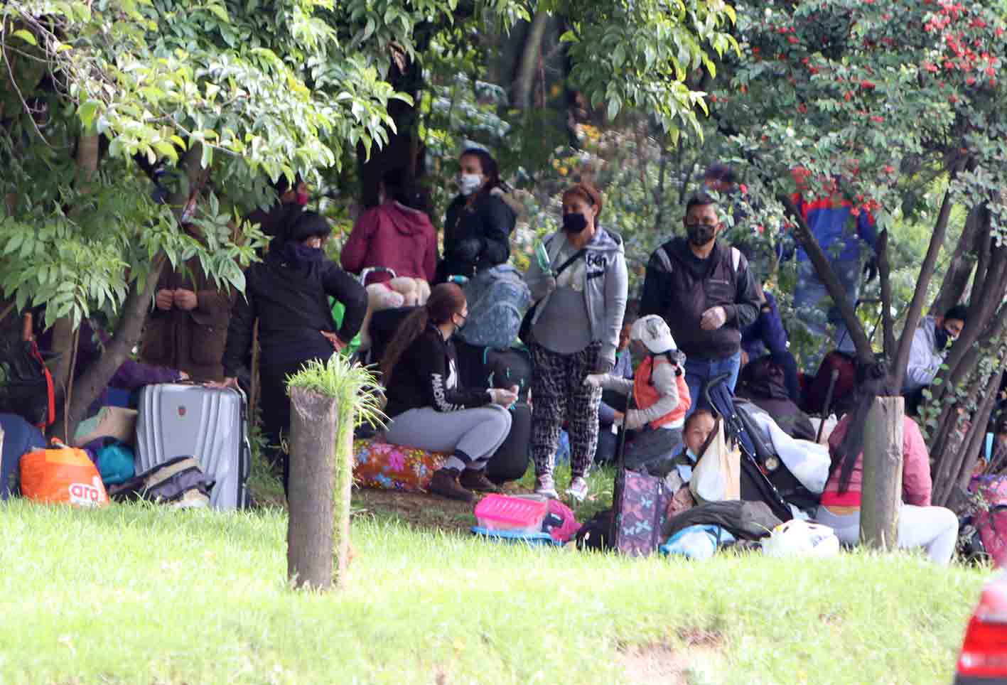 Venezolanos varados en Bogotá que piden regresar a su país.