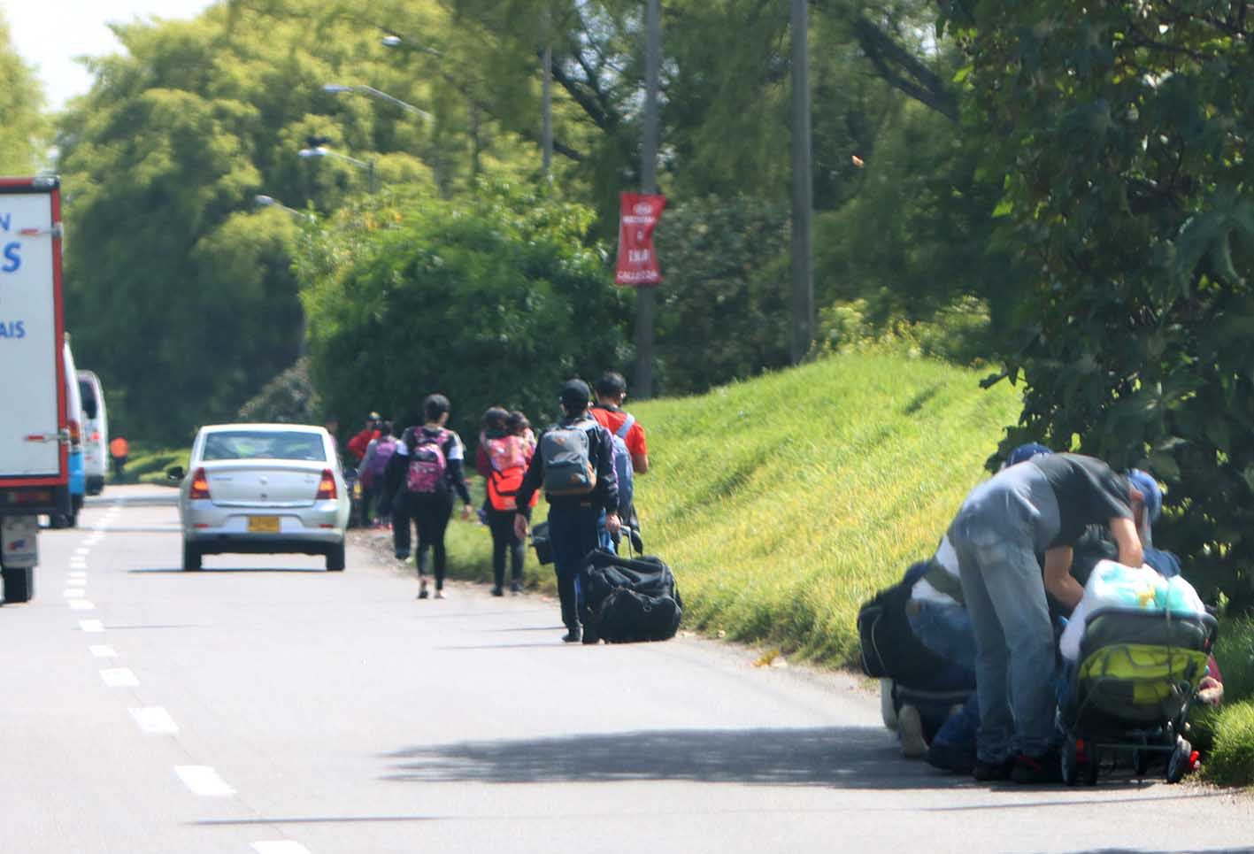 Venezolanos varados en Bogotá que piden regresar a su país.