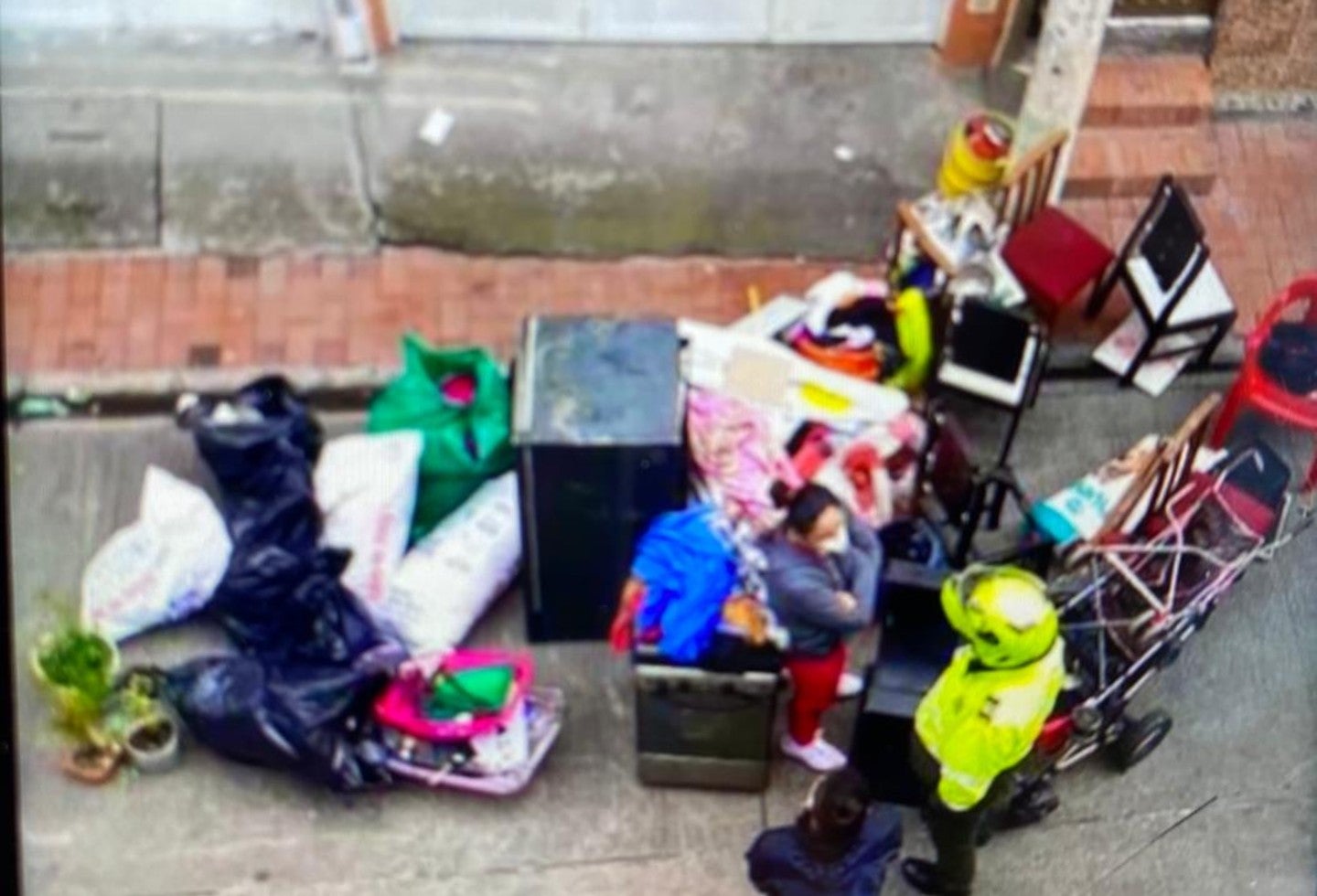 Familia desalojada en Engativá en medio de pandemia