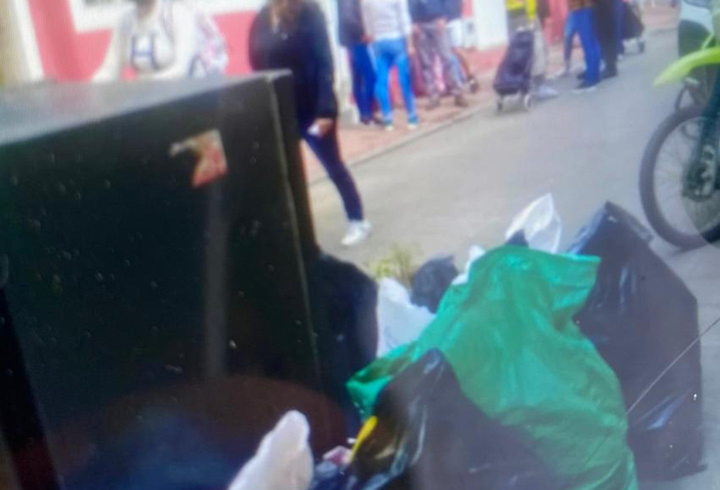 Familia desalojada en Engativá en medio de pandemia