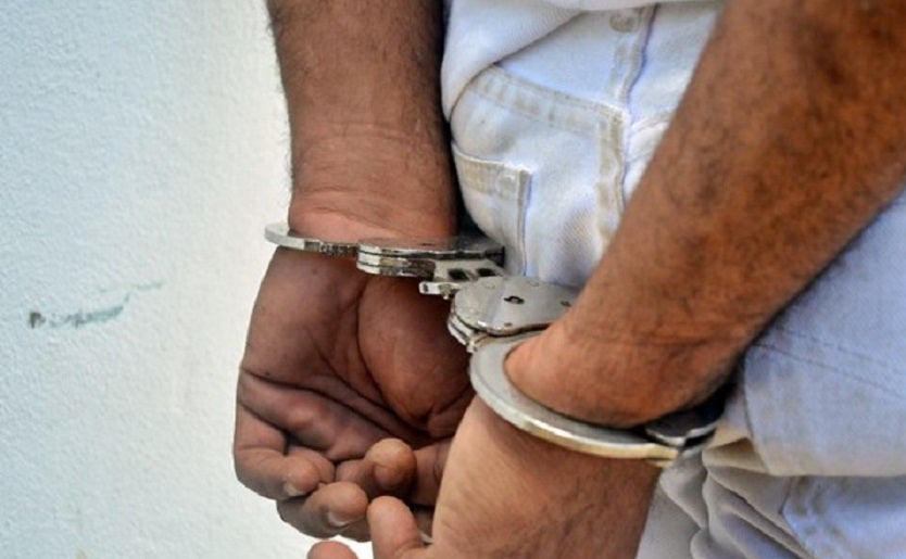 Hombre fue detenido con una granada escondida en su chaqueta