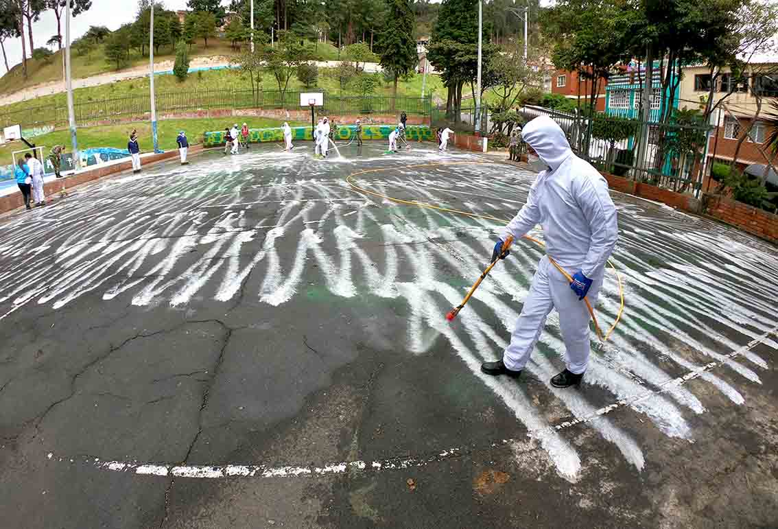 Desinfección en zonas de cuidado especial / Coronavirus en Bogotá