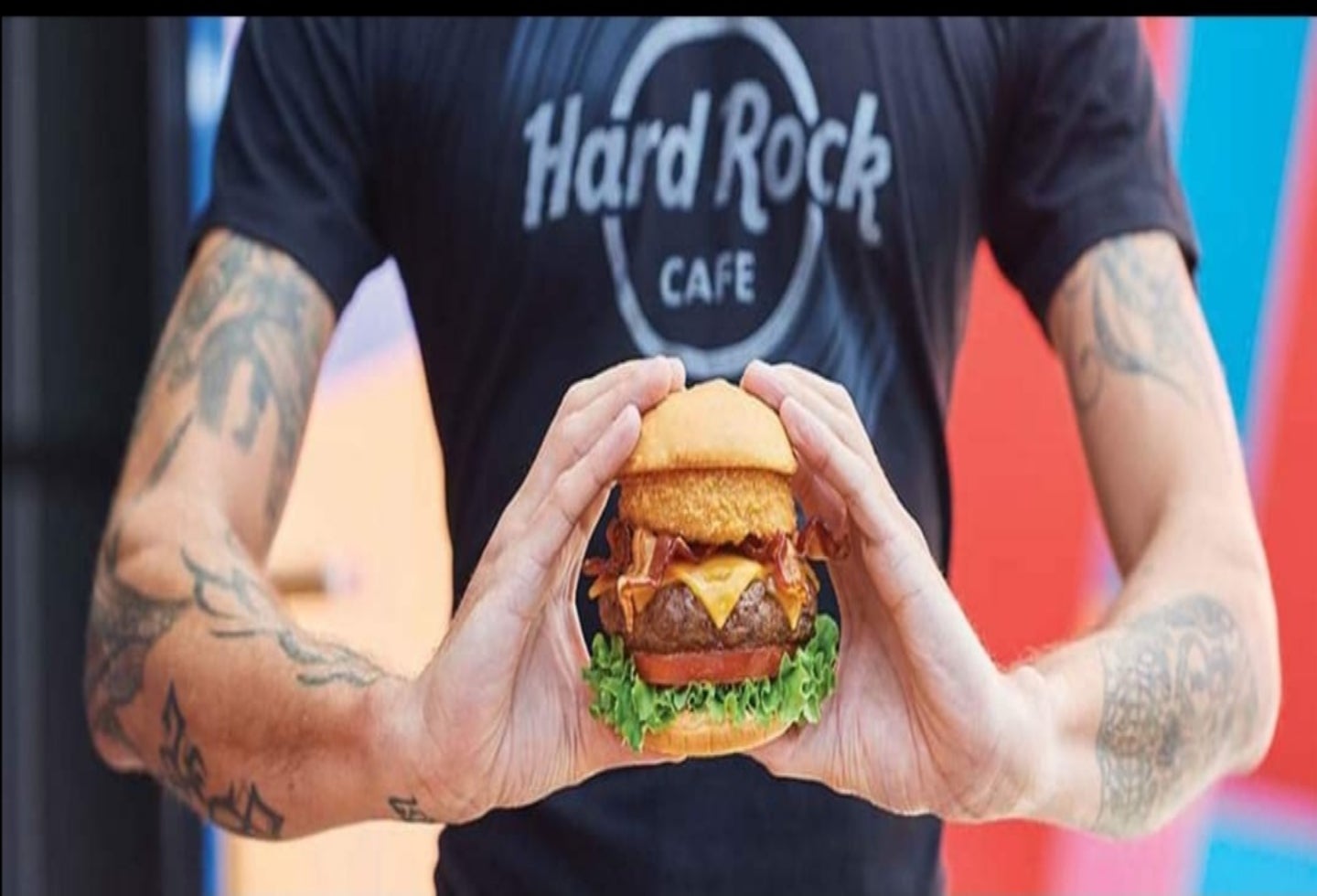 Hard Rock Cafe cierra sus puertas al público tras 20 años de servicio