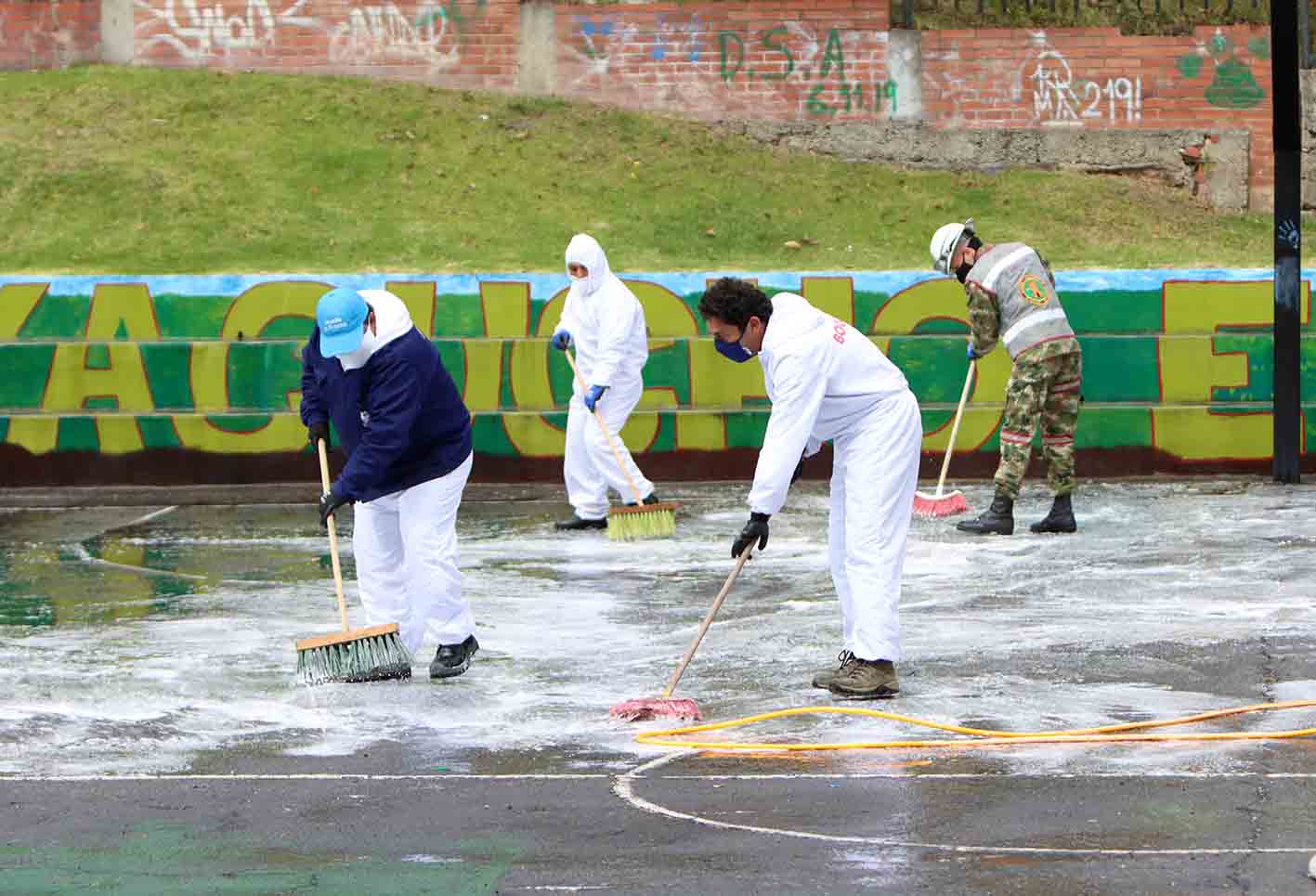 Desinfección en zonas de cuidado especial / Coronavirus en Bogotá