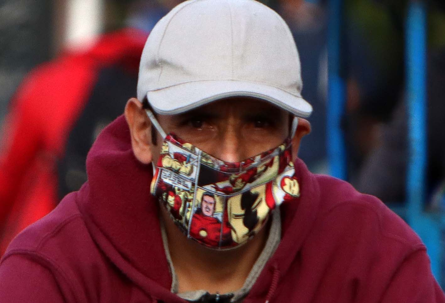 El tapabocas: El nuevo accesorio que se usa con criterios de moda en Bogotá