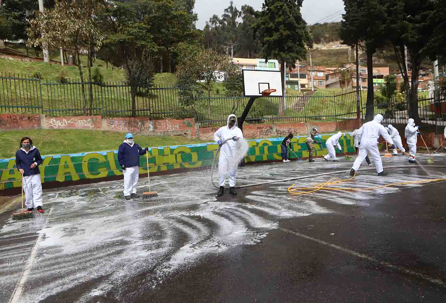 Desinfección en zonas de cuidado especial / Coronavirus en Bogotá