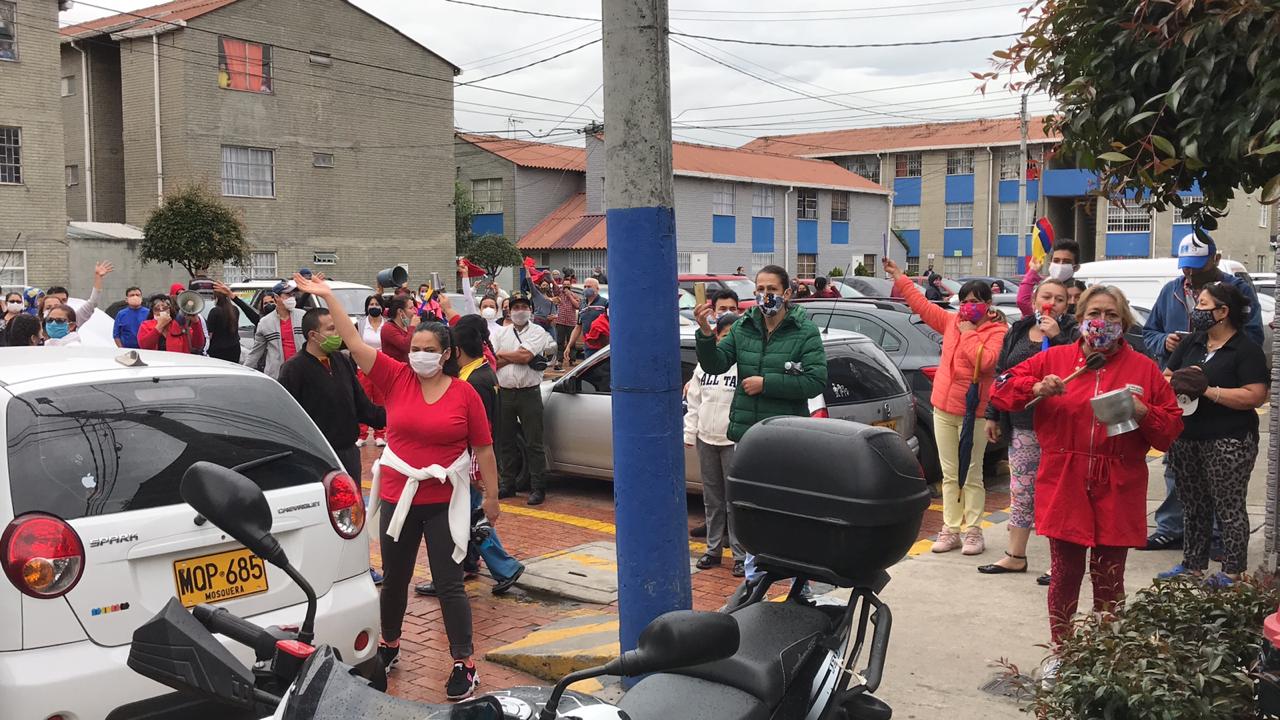 Habitantes de Kennedy protestan por falta de alimentos.