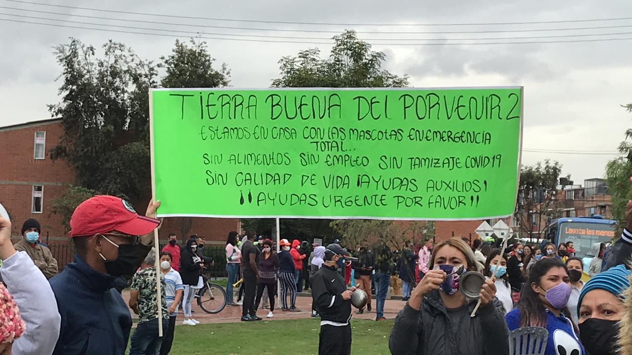 Habitantes de Kennedy protestan por falta de alimentos.