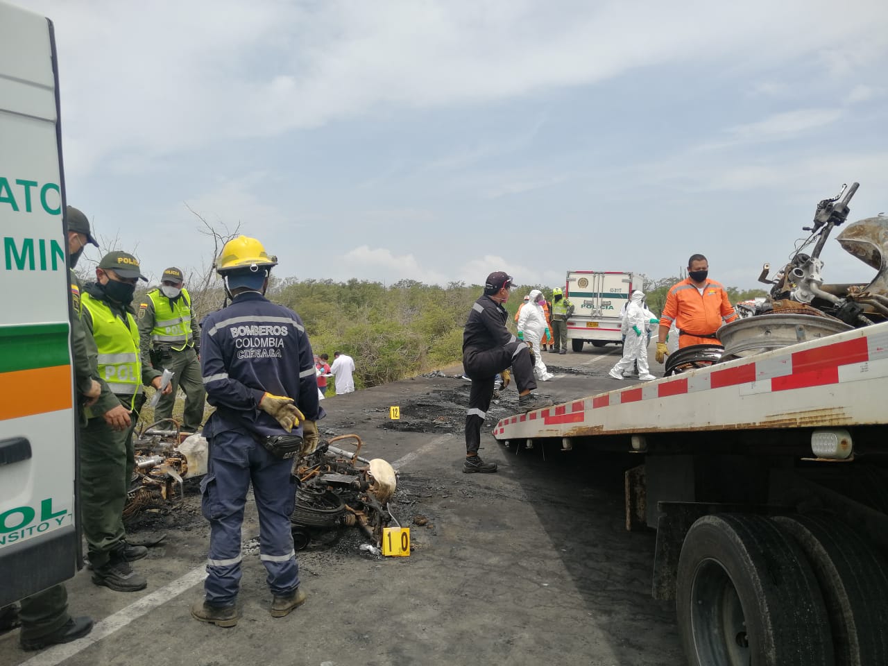 Las autoridades realizaron levantamiento de cadáver y atención primaria de los heridos