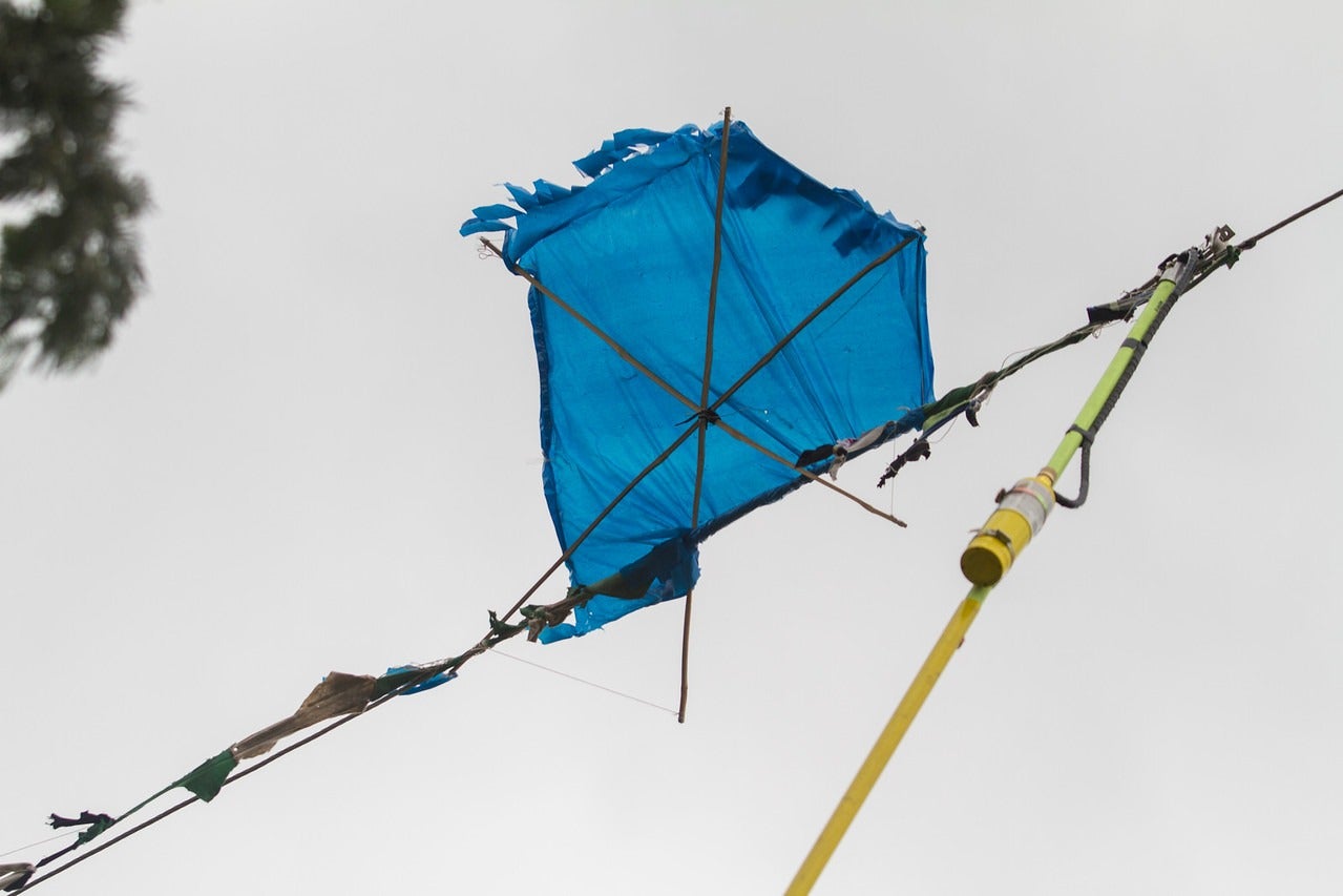 Cometas en cables de Bogotá