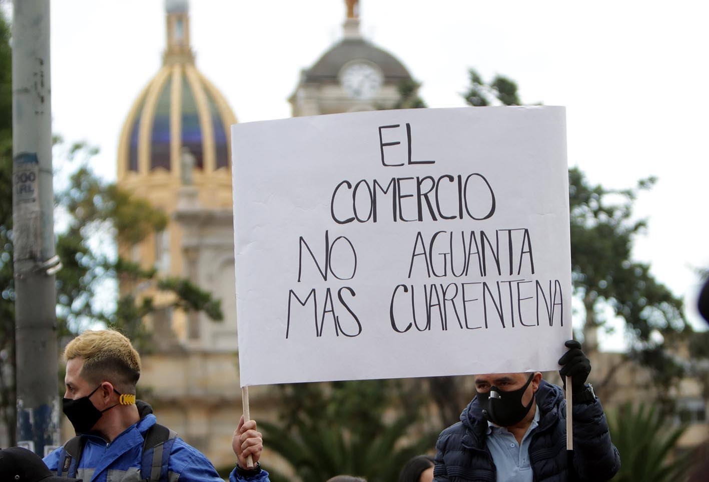 Protestas de comerciantes paralizan a Bogotá