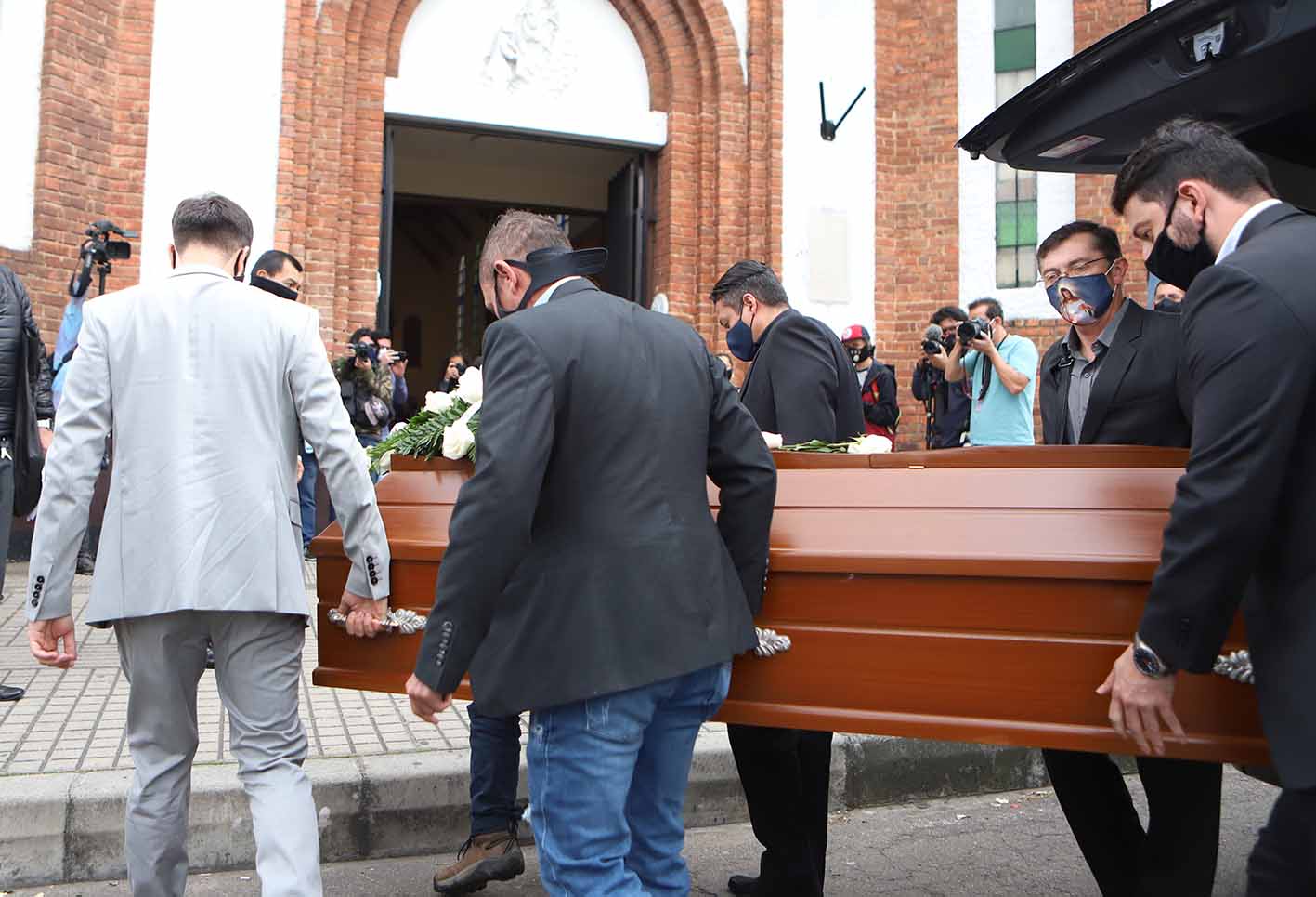 Javier Ordóñez: su sepelio fue entre peticiones de sus familiares de justicia