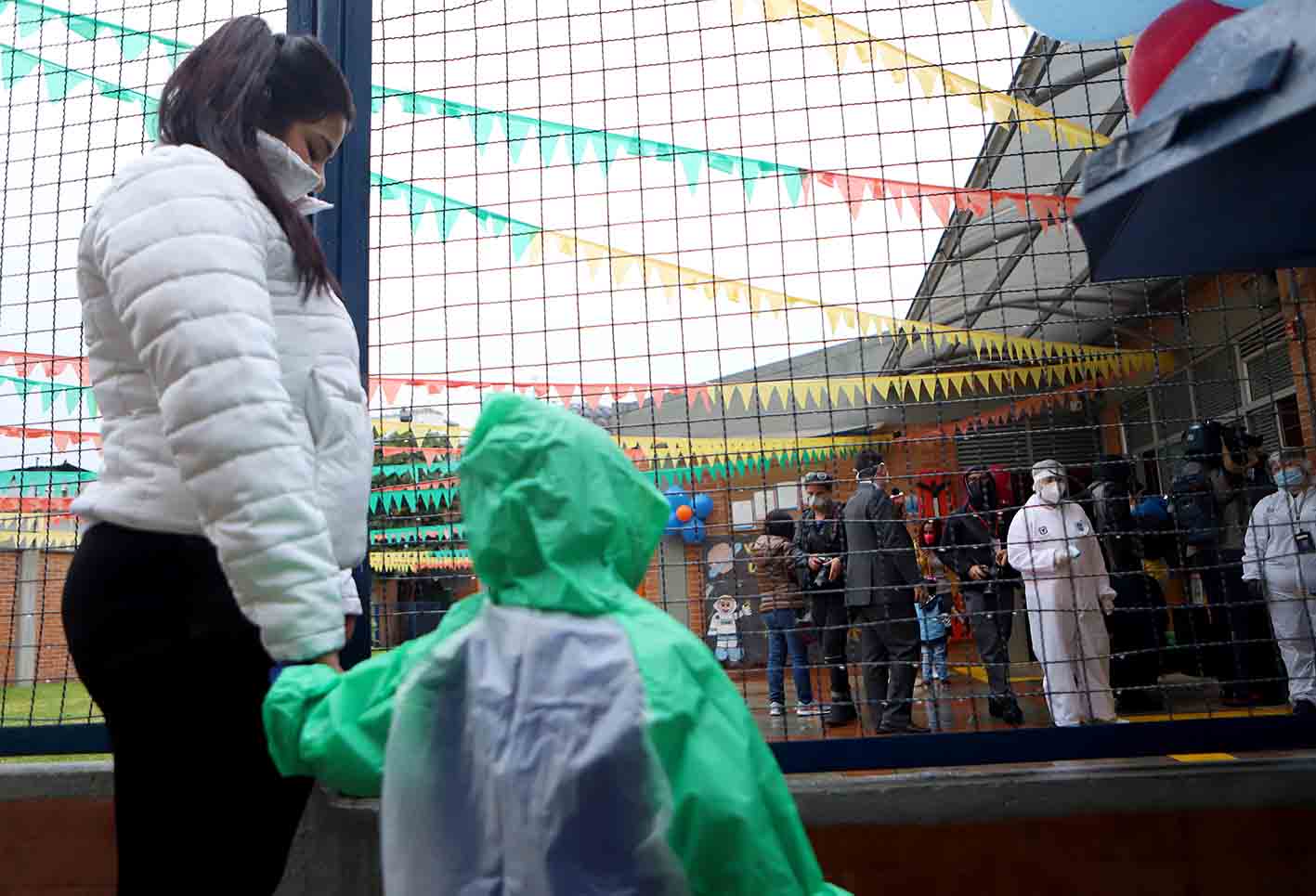 Jardines infantiles vuelven en pandemia / Niños en medio de covid-19