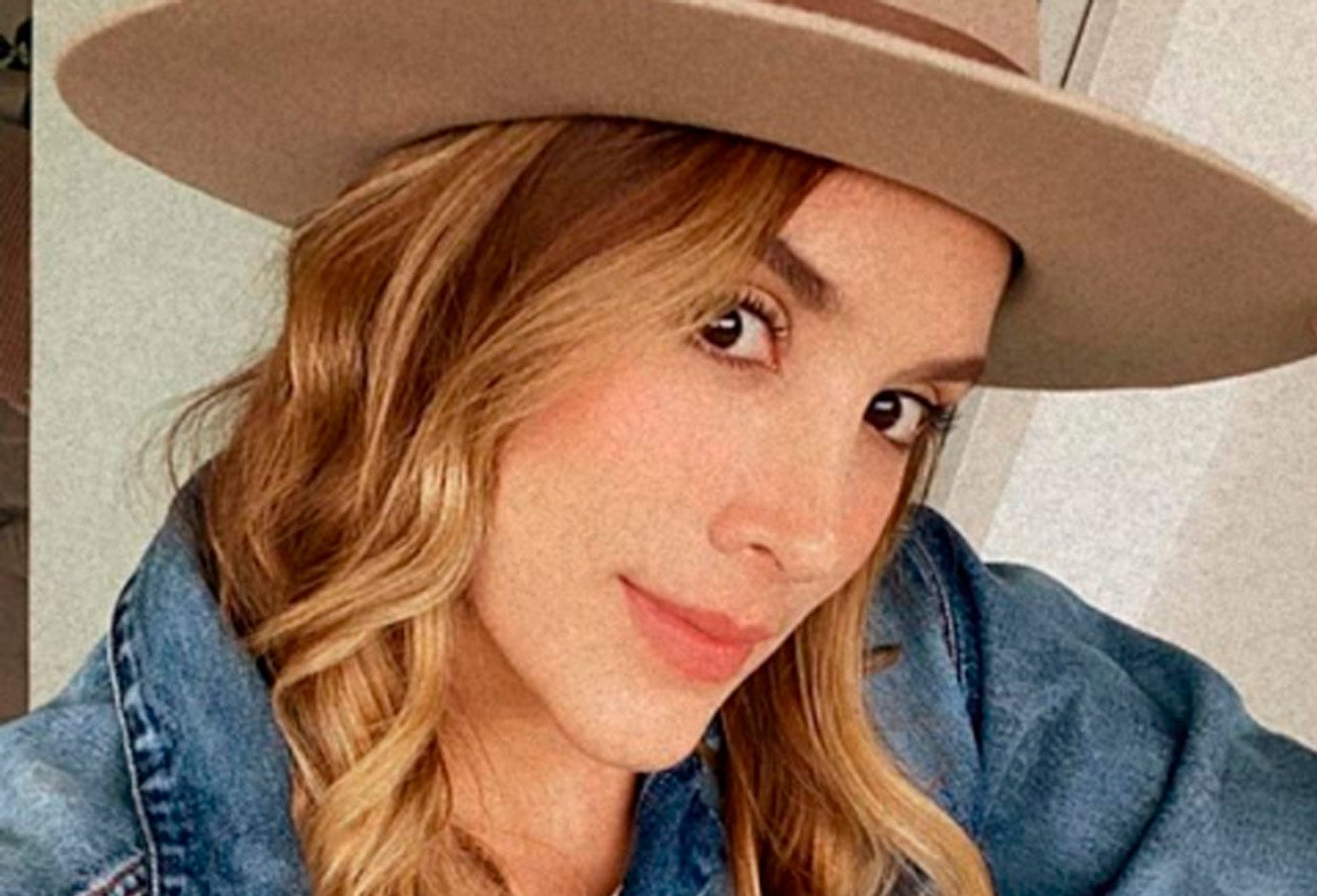 Daniela Ospina mostró lo mucho que le ha crecido su panza de embarazada